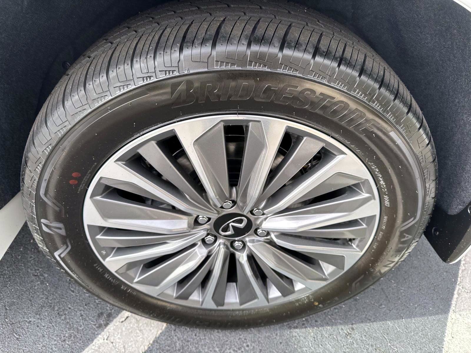 New 2026 INFINITI QX80 Luxe w/ Cargo Package image 32