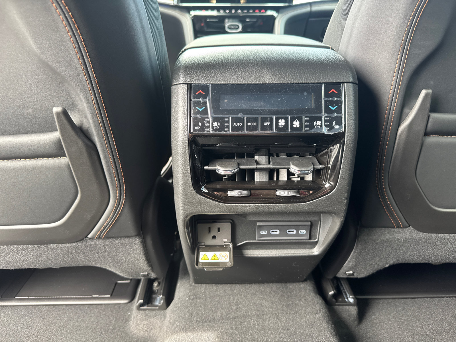 New 2026 Jeep Grand Cherokee Summit w/ Adv Protech Group IV AWD/4WD image 7