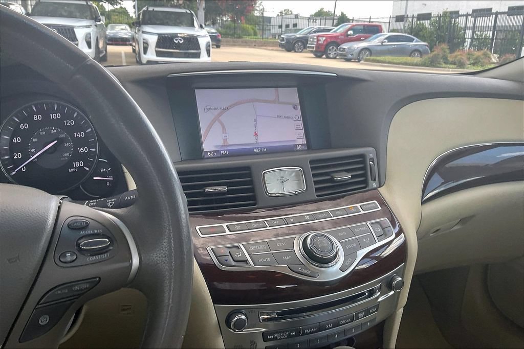Used 2015 INFINITI Q70 3.7 w/ Technology Package RWD image 8