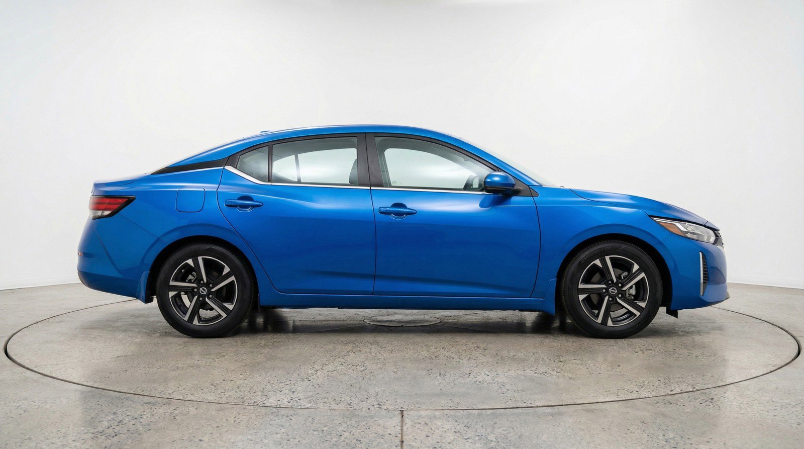 Used 2025 Nissan Sentra SV image 11