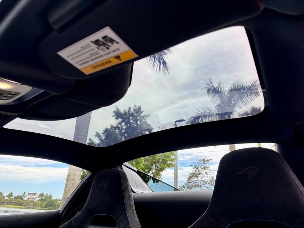 Used 2022 McLaren 720S Spider RWD image 30