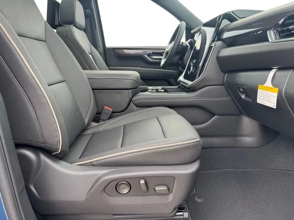 New 2026 GMC Yukon Elevation w/ Elevation Premium Package AWD/4WD image 14