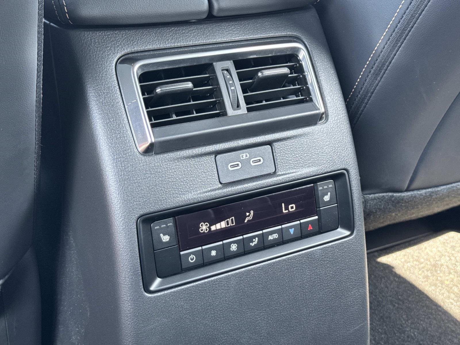 Certified 2025 MAZDA CX-70 Plug-In Hybrid w/ Premium Plus image 17