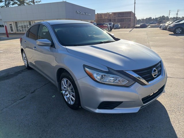 Used 2016 Nissan Altima 2.5 S w/ Power Driver Seat Package image 4