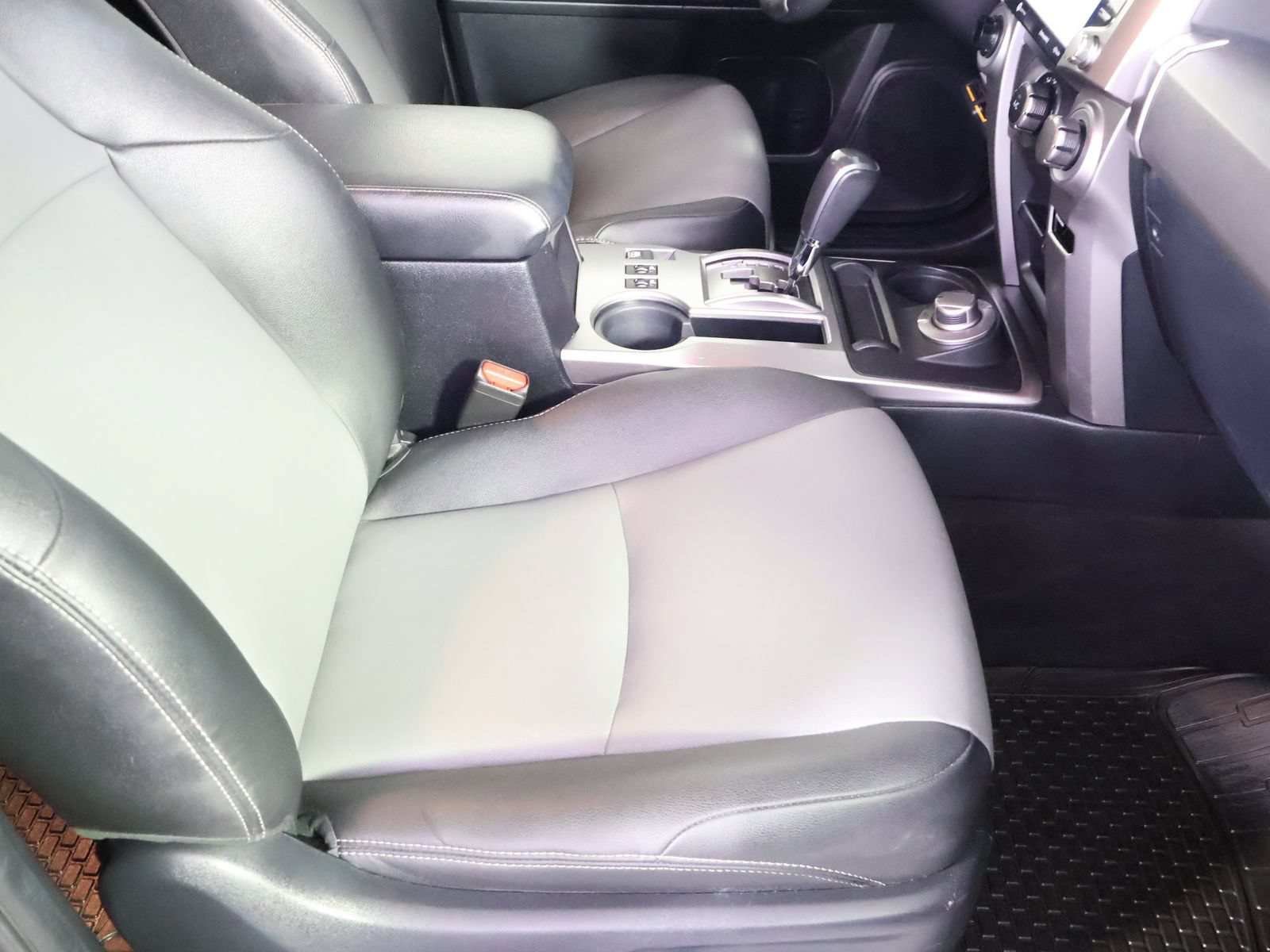 Used 2020 Toyota 4Runner SR5 Premium w/ Moonroof Package AWD/4WD image 54