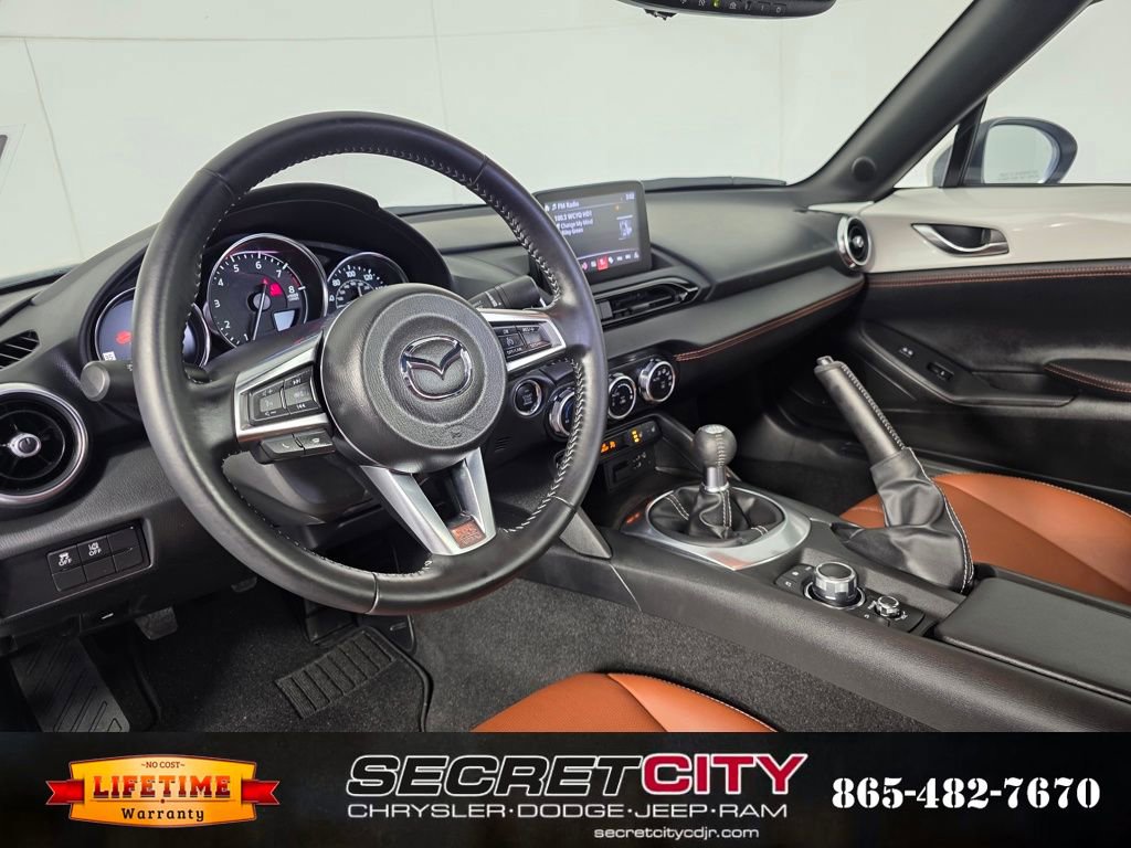 Used 2023 MAZDA MX-5 Miata Grand Touring w/ Weather Package image 11