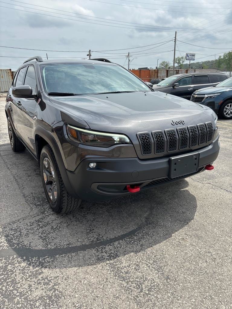 Used 2019 Jeep Cherokee Trailhawk w/ Comfort/Convenience Group AWD/4WD image 3