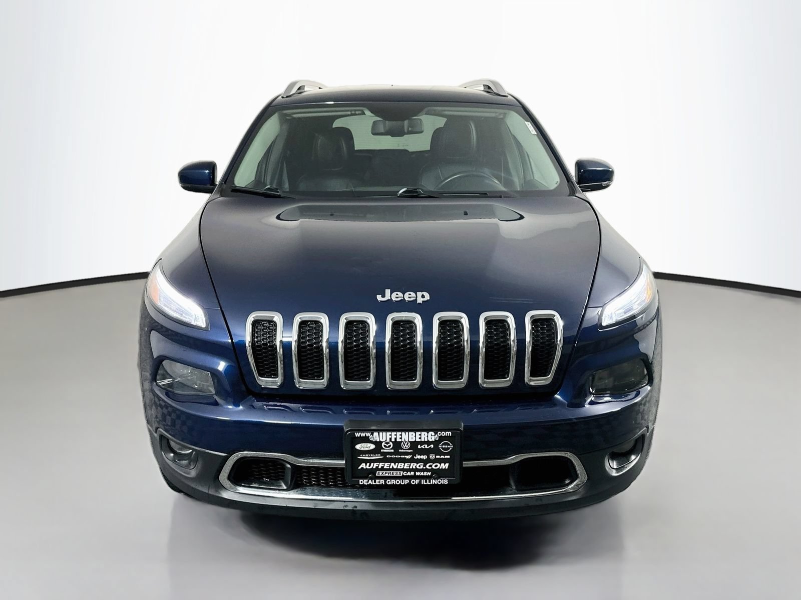 Used 2018 Jeep Cherokee Limited AWD/4WD image 2