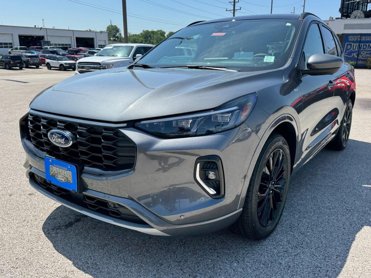 Used 2023 Ford Escape ST-Line Elite w/ Premium Technology Package AWD/4WD image 8