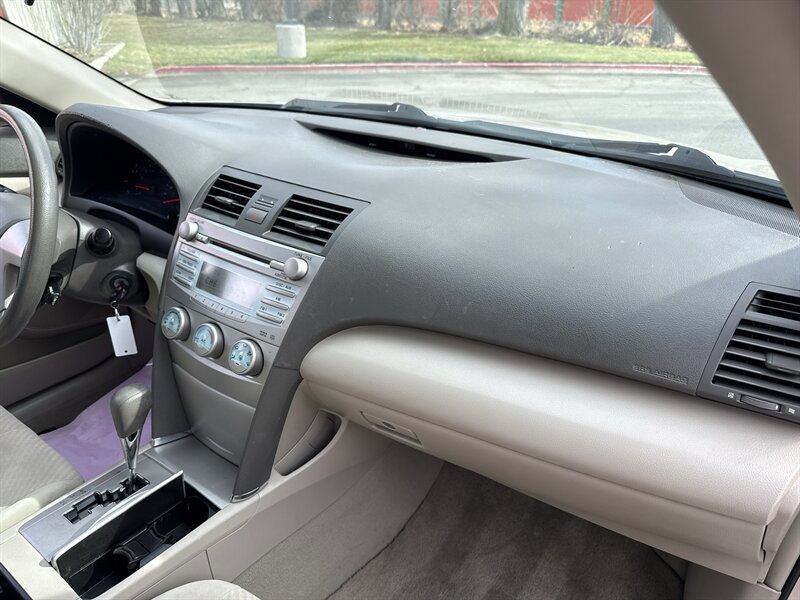 Used 2009 Toyota Camry LE FWD image 22