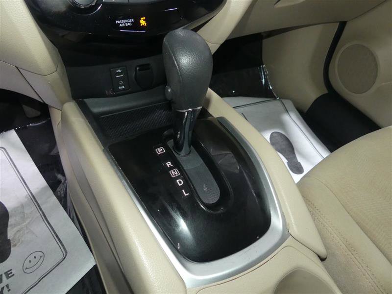 Used 2016 Nissan Rogue SV w/ SV Premium Package image 38