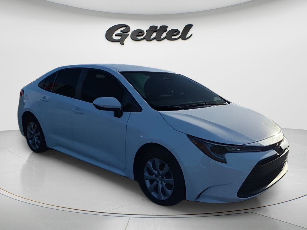 Used 2023 Toyota Corolla LE image 7