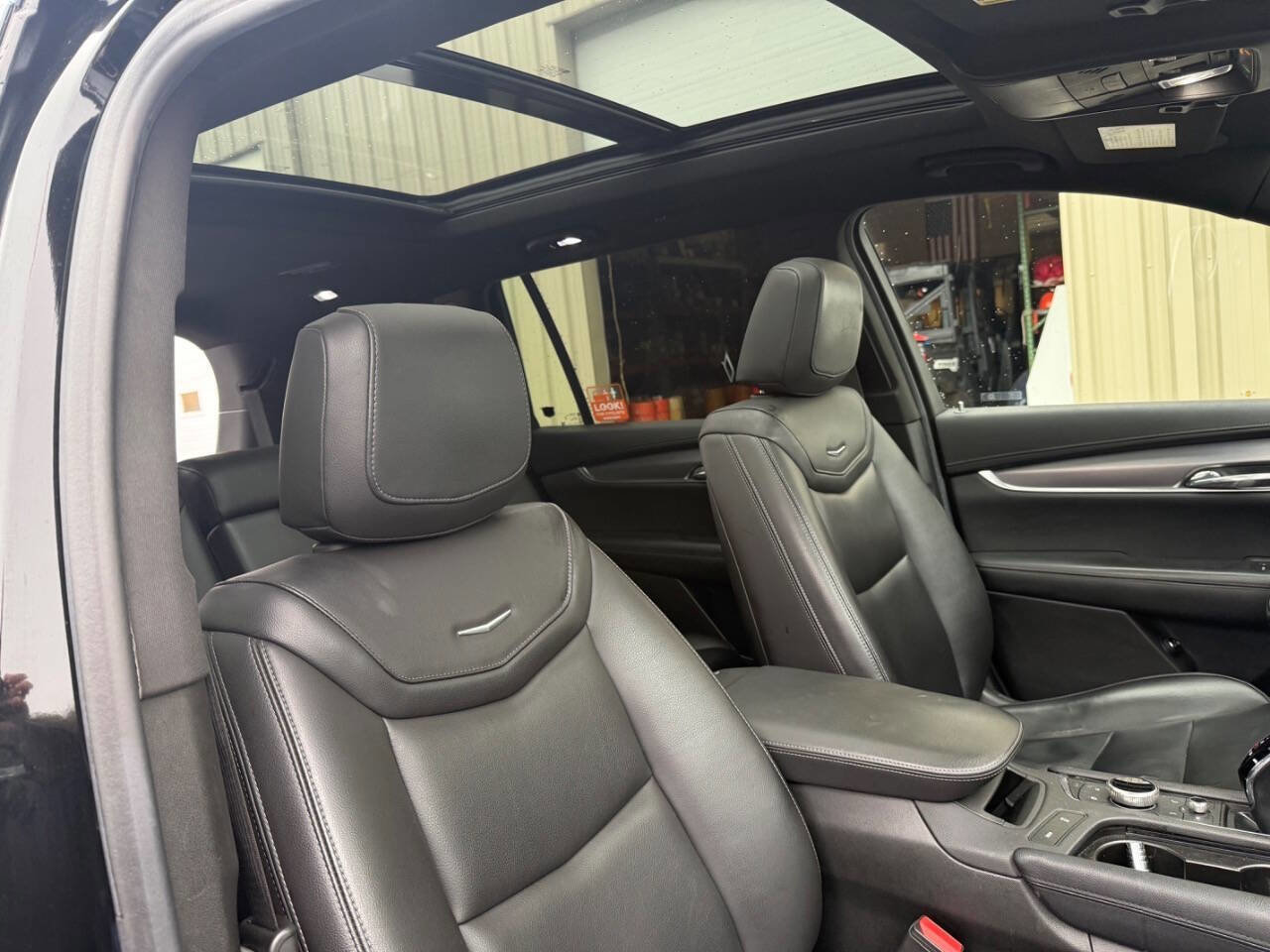 Used 2023 Cadillac XT6 Luxury image 16