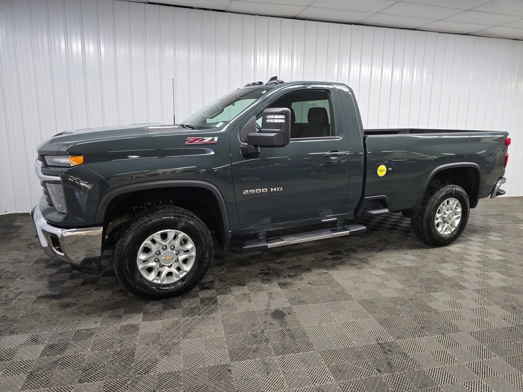 Used 2025 Chevrolet Silverado 2500 LT AWD/4WD image 6