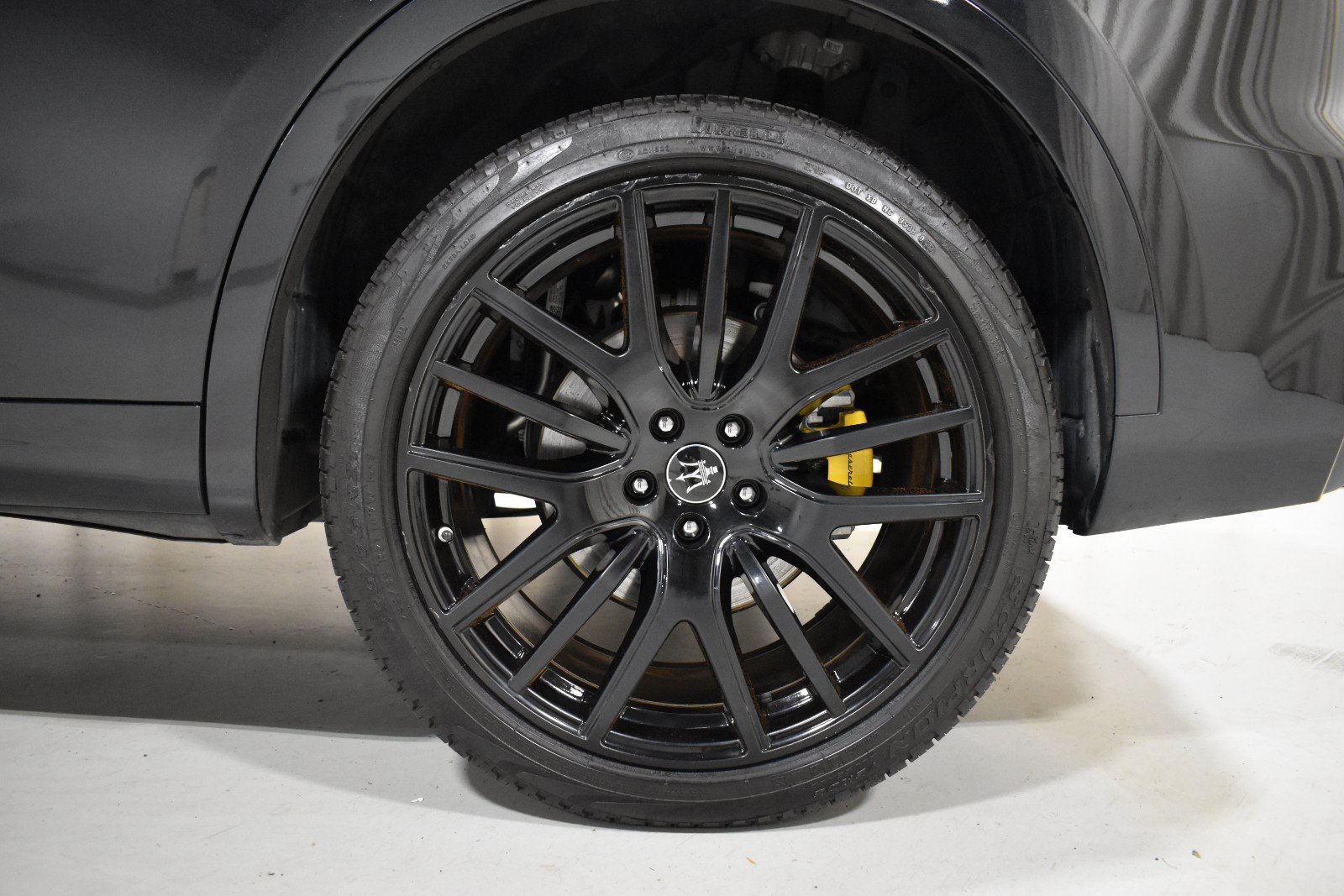 Used 2023 Maserati Levante Modena AWD/4WD image 13