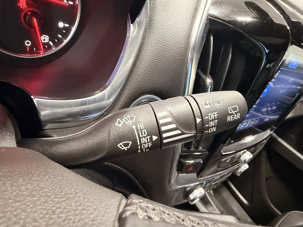 Used 2024 Chevrolet Traverse Premier image 39