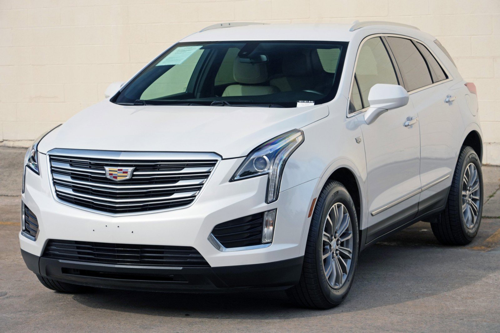 Used 2017 Cadillac XT5 FWD image 41
