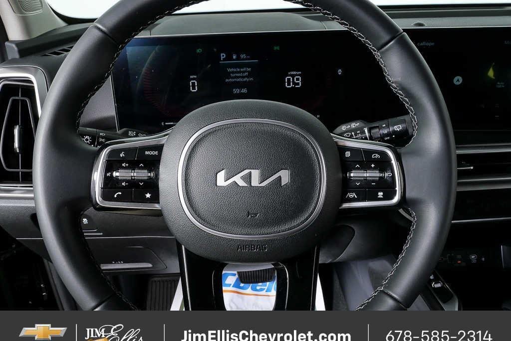 Used 2025 Kia Sorento S FWD image 8