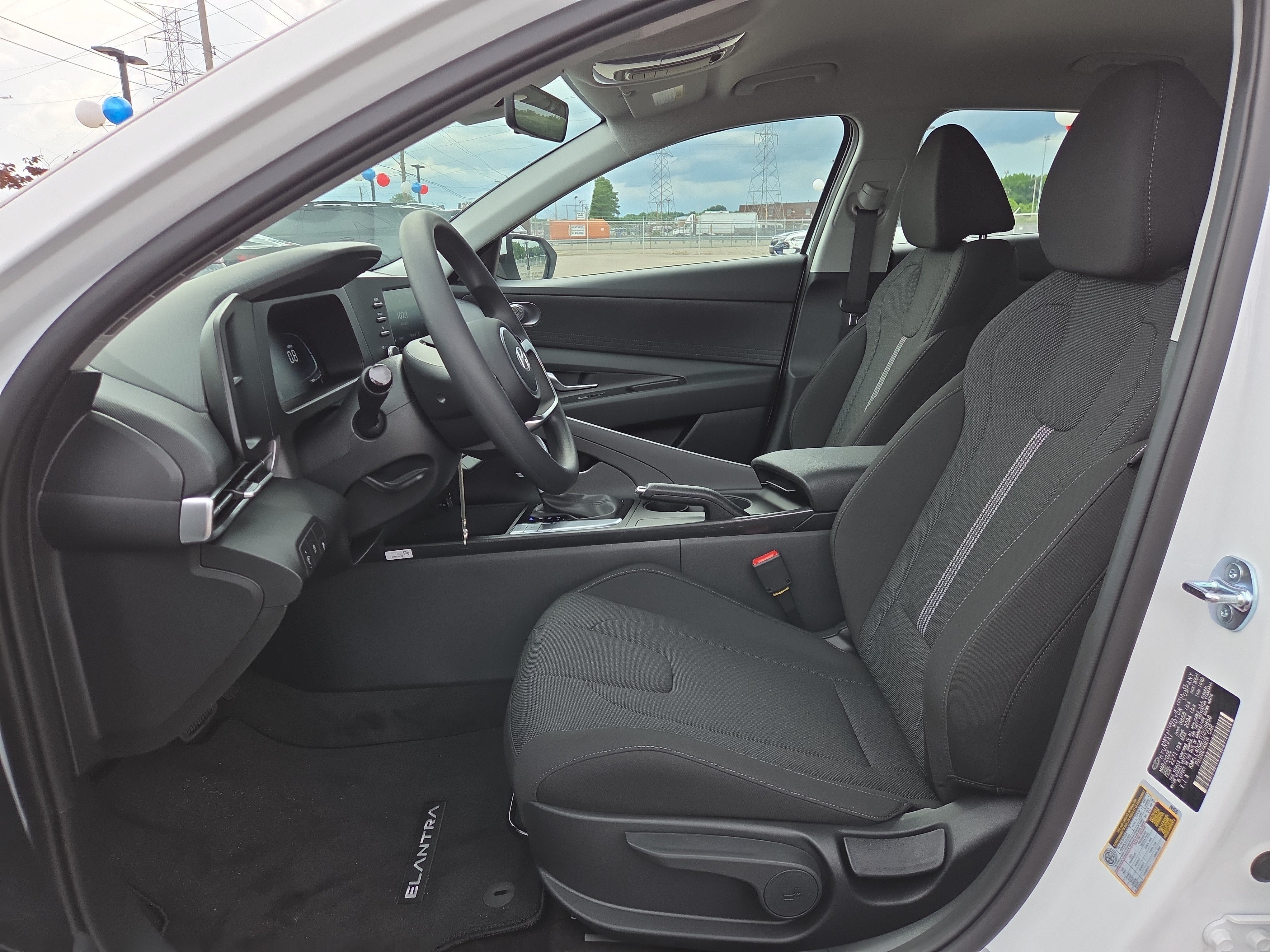 New 2026 Hyundai Elantra SE FWD image 5