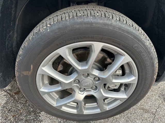 Used 2024 Jeep Compass Latitude image 27