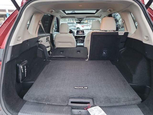 Used 2022 Nissan Rogue SV w/ SV Premium Package image 35