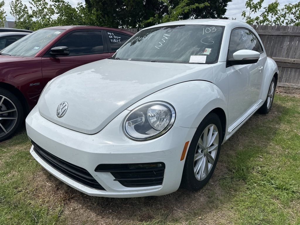 Used 2018 Volkswagen Beetle 2.0T S w/ Style & Comfort Package For S FWD image 2