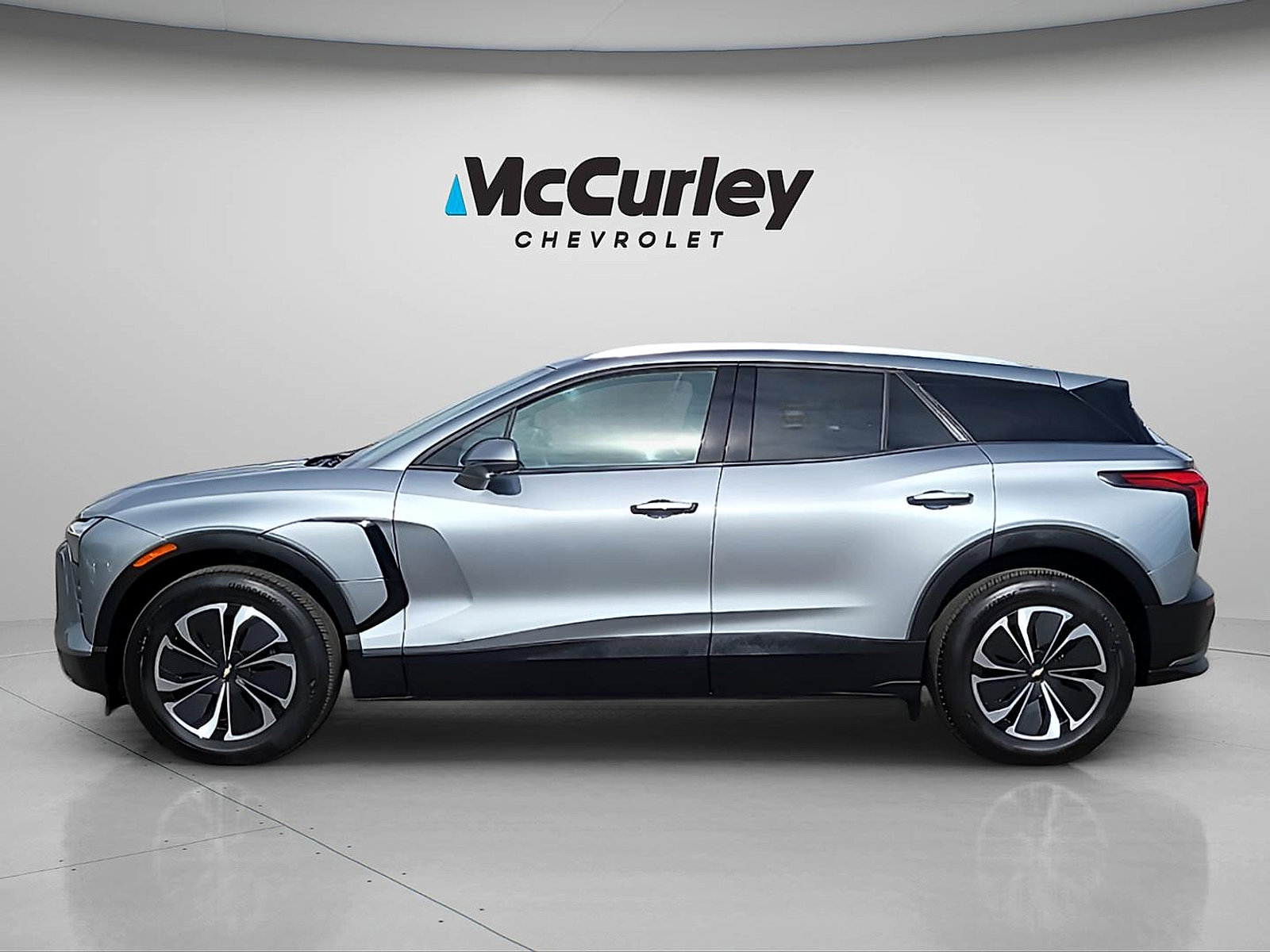 Used 2024 Chevrolet Blazer EV LT AWD/4WD image 4