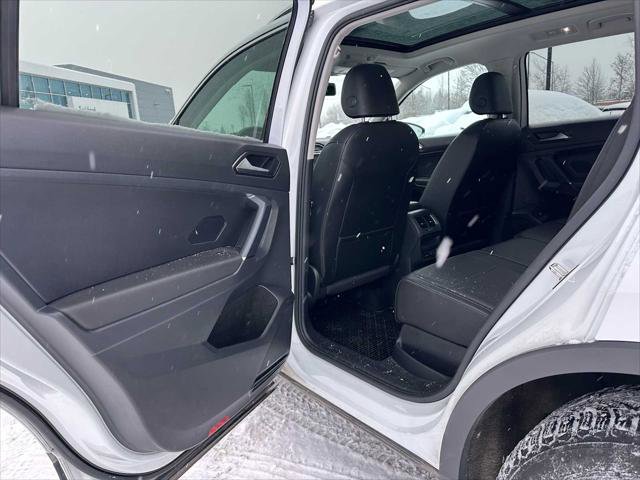 Used 2018 Volkswagen Tiguan SEL image 15