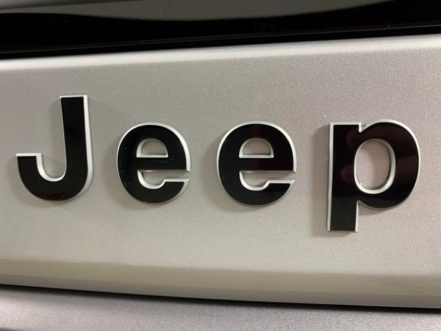 New 2026 Jeep Grand Wagoneer L Summit w/ Premium Group III image 9