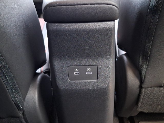 New 2026 Nissan Kicks SR w/ SR Premium Package FWD image 31