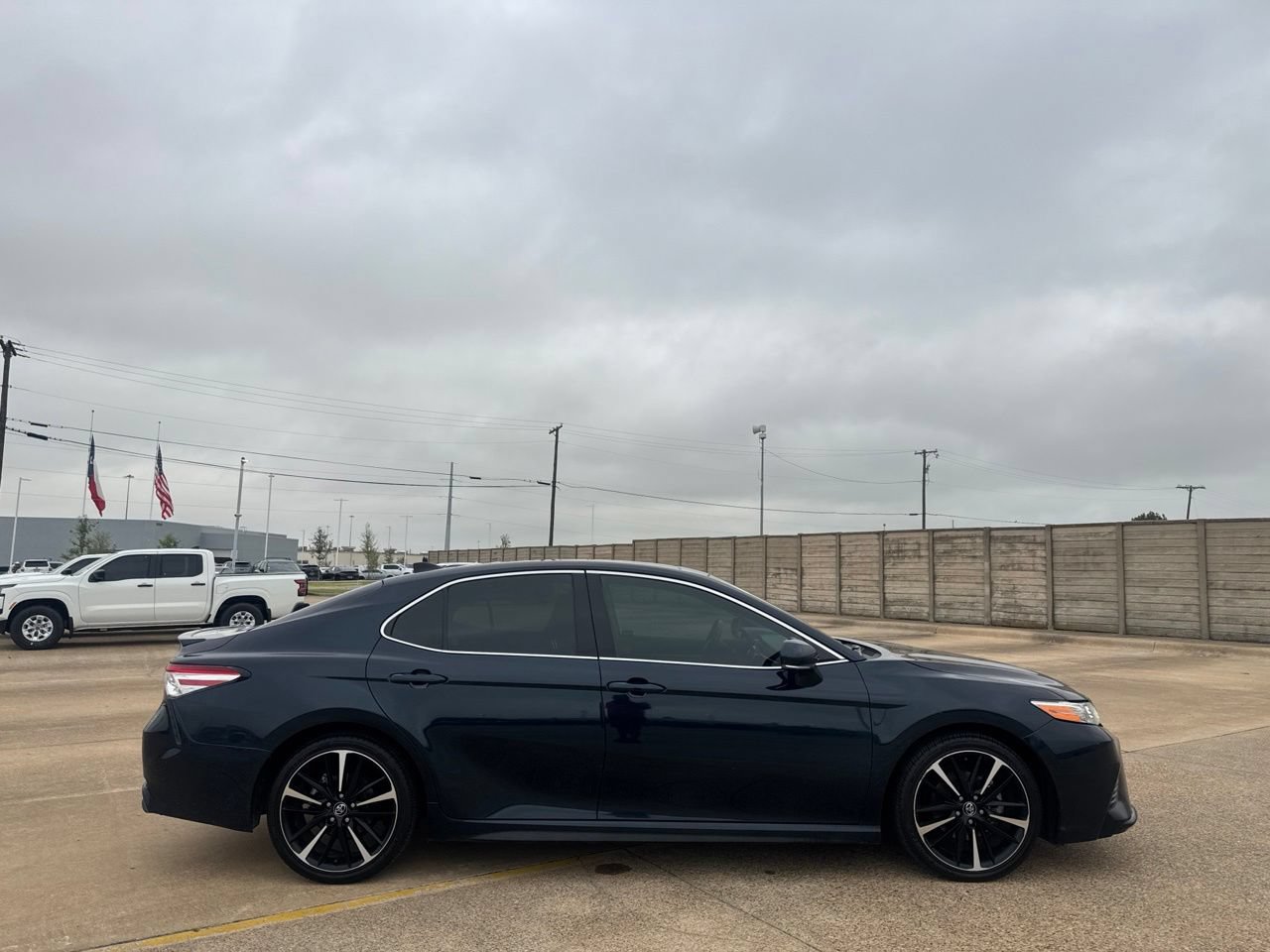 Used 2020 Toyota Camry XSE FWD image 28