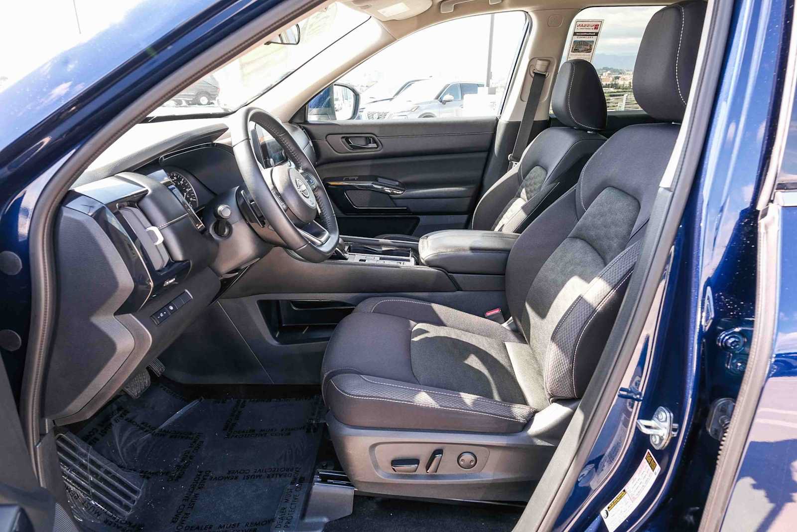 Used 2024 Nissan Pathfinder SV FWD image 18