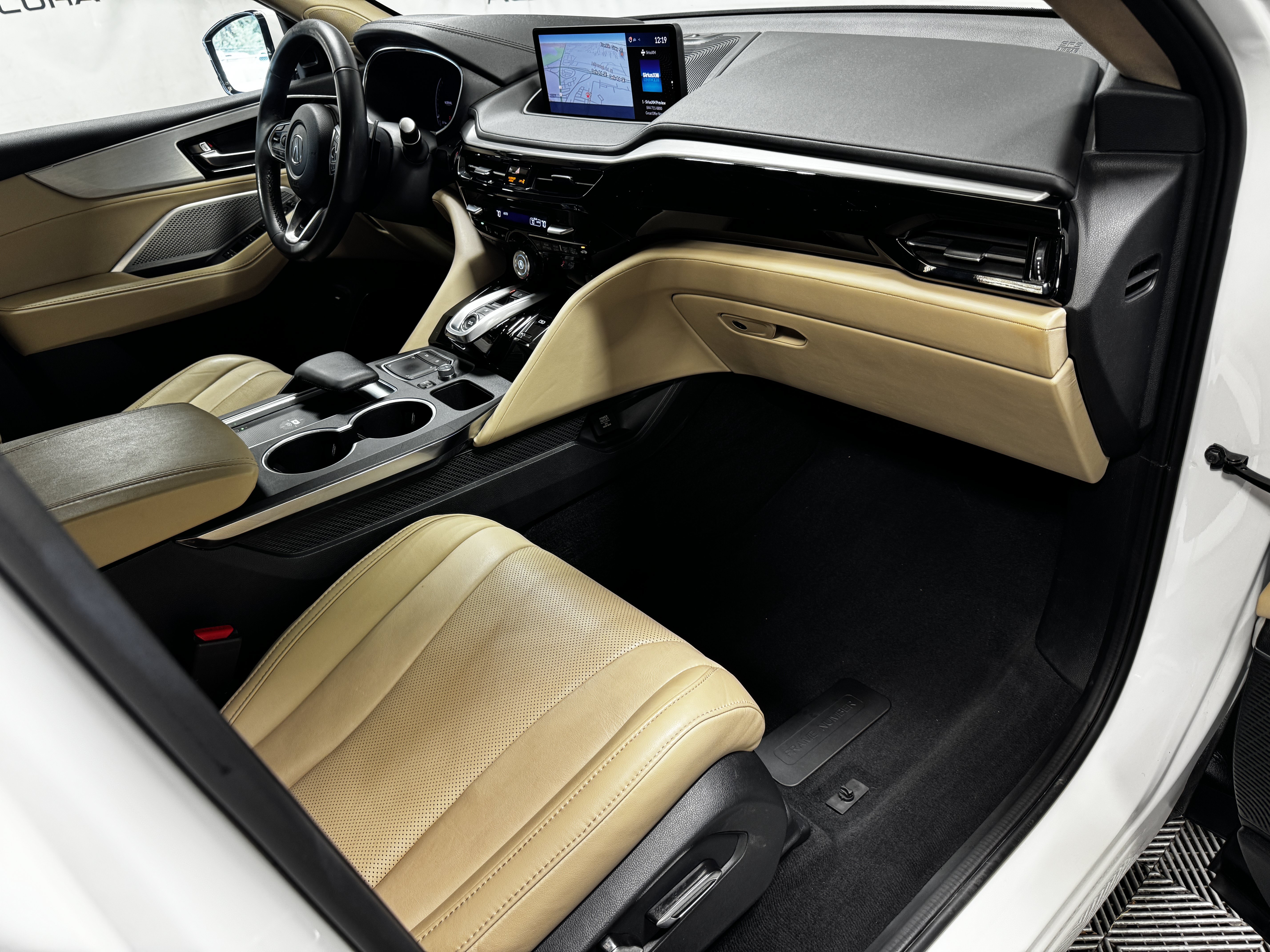 Used 2022 Acura MDX w/ Technology Package FWD image 12