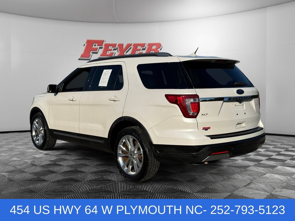 Used 2019 Ford Explorer XLT w/ Equipment Group 202A FWD image 3