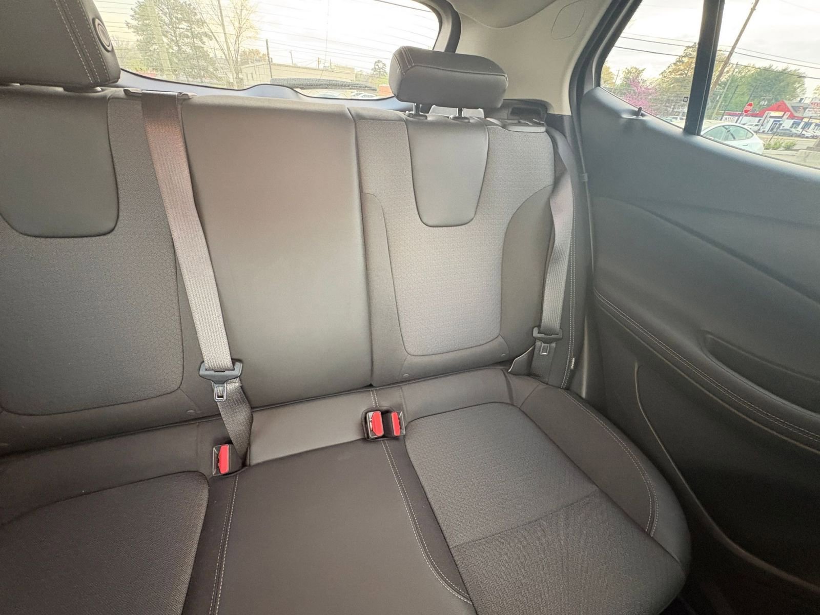 Used 2025 Buick Encore GX Preferred image 36