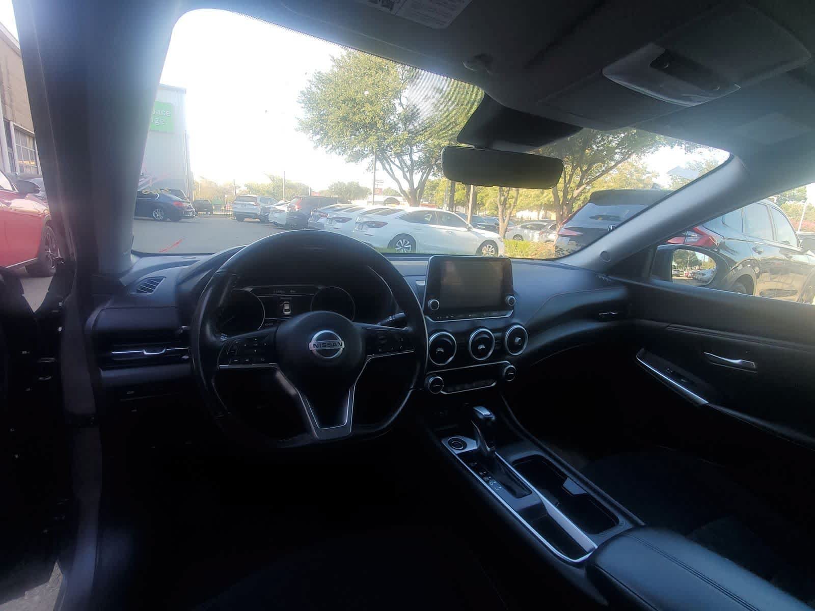 Used 2023 Nissan Sentra SR w/ Electronics Package FWD image 13