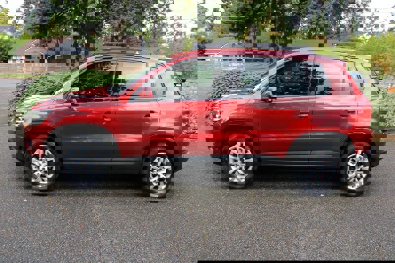 Used 2012 Volkswagen Tiguan S image 12