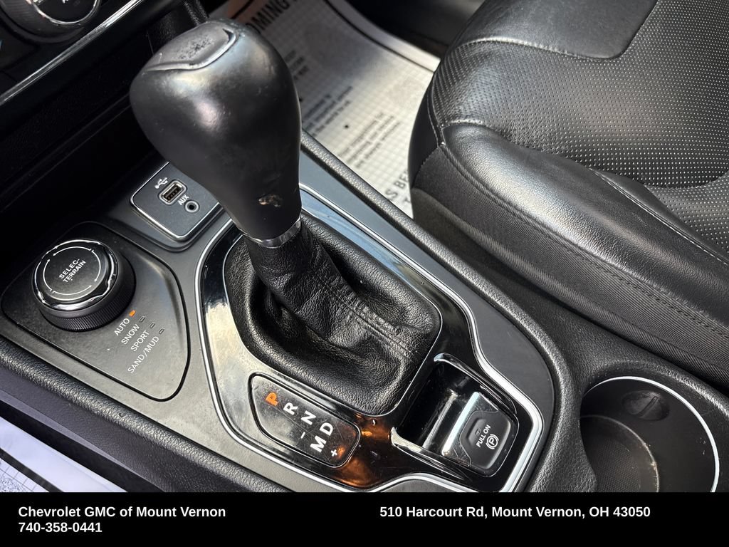 Used 2019 Jeep Cherokee Limited AWD/4WD image 24