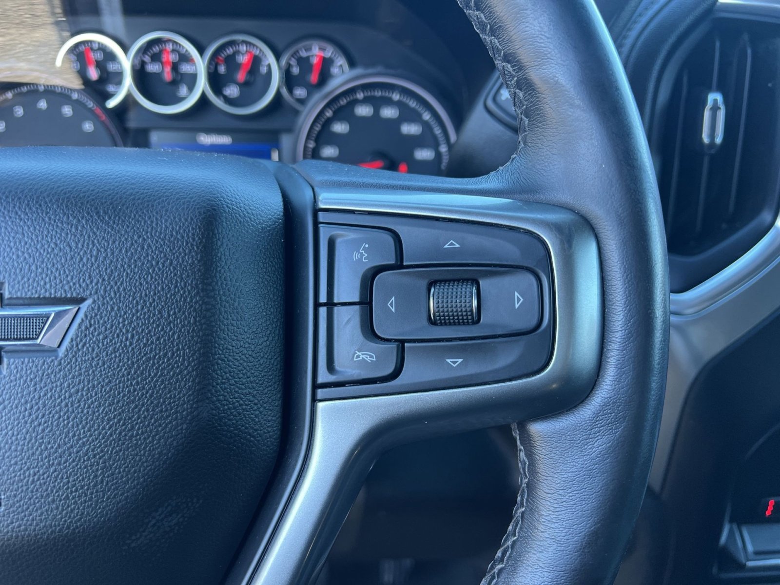 Used 2021 Chevrolet Silverado 1500 LT Trail Boss image 30