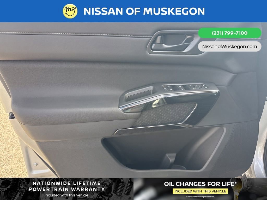 New 2025 Nissan Pathfinder SV image 10