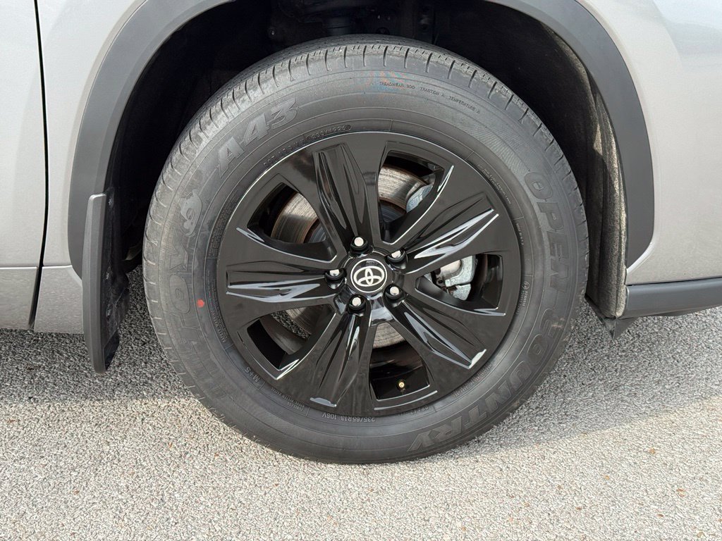 Used 2025 Toyota Highlander XLE AWD/4WD image 46