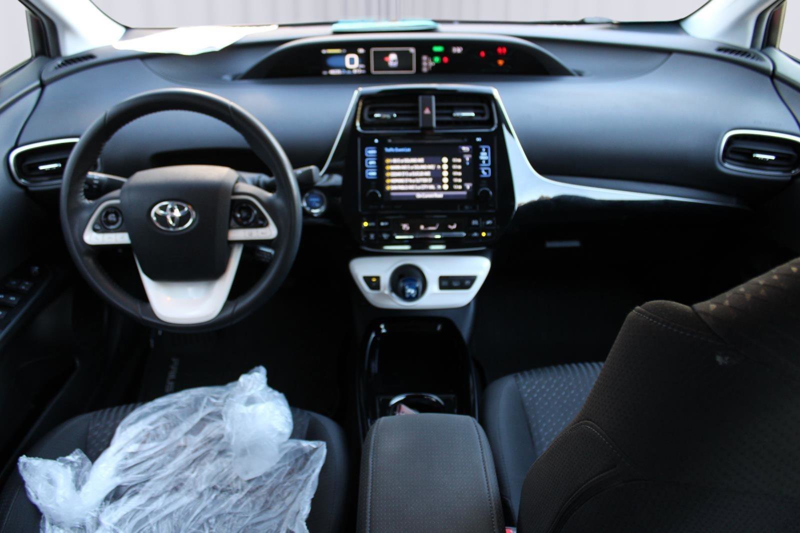 Used 2018 Toyota Prius Prime Plus image 2