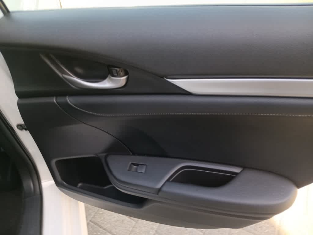 Used 2019 Honda Civic Touring image 22