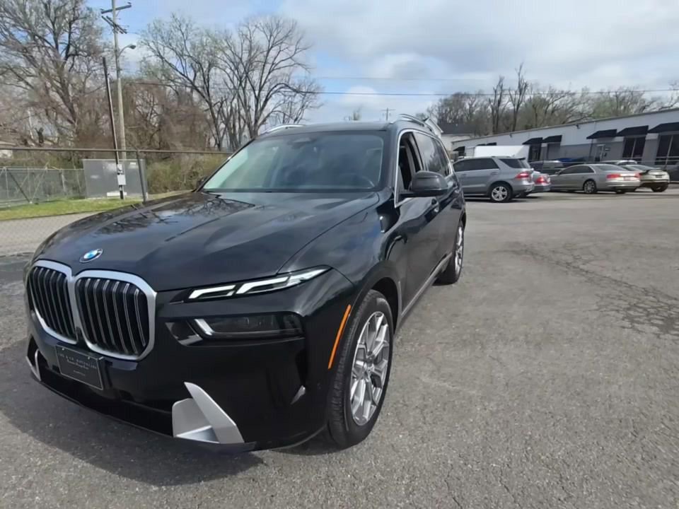 Used 2025 BMW X7 xDrive40i image 1