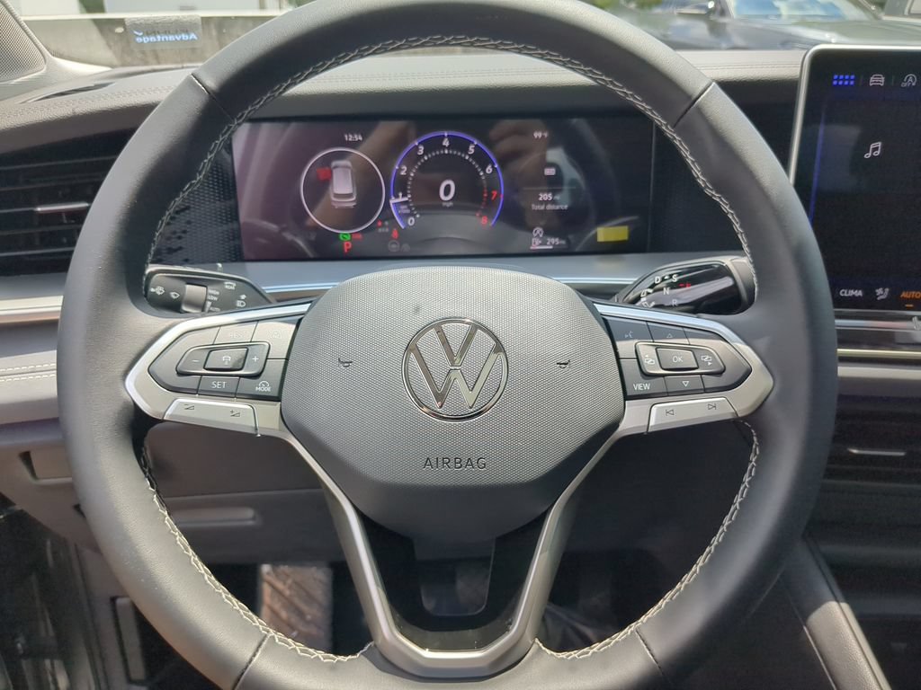 New 2026 Volkswagen Tiguan SE FWD image 28