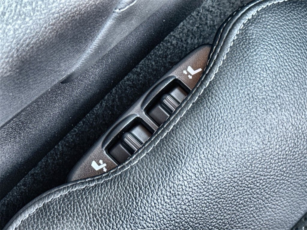 New 2025 Nissan Z Performance w/ Floor Mat Package image 34