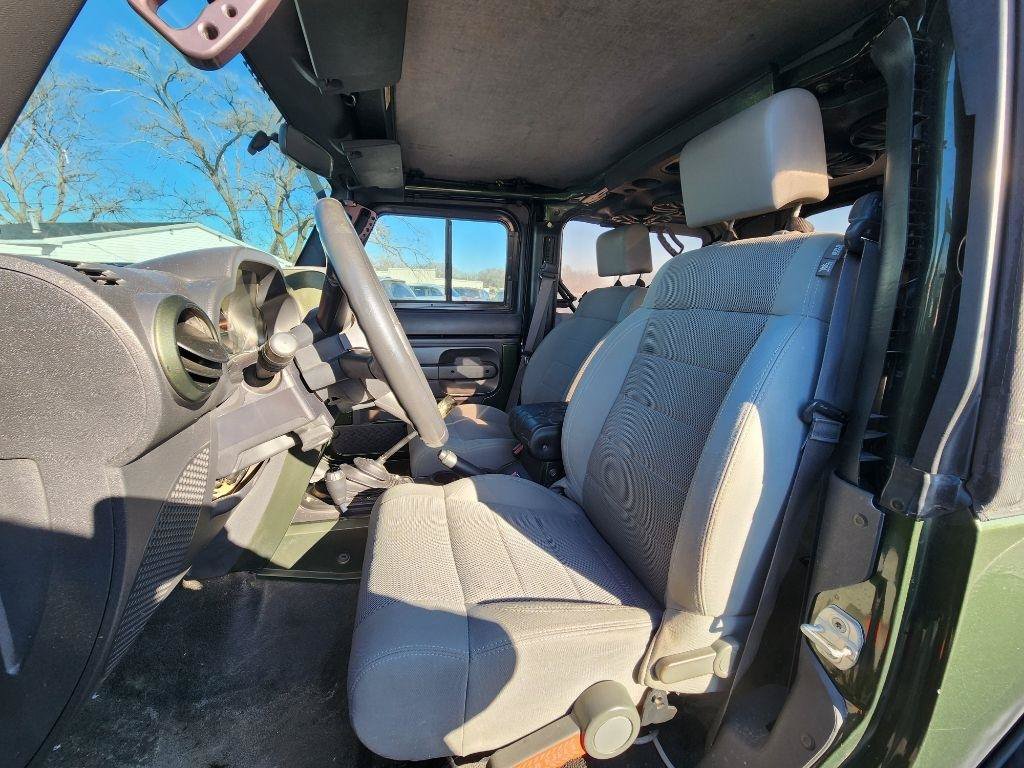 Used 2007 Jeep Wrangler Sahara AWD/4WD image 13