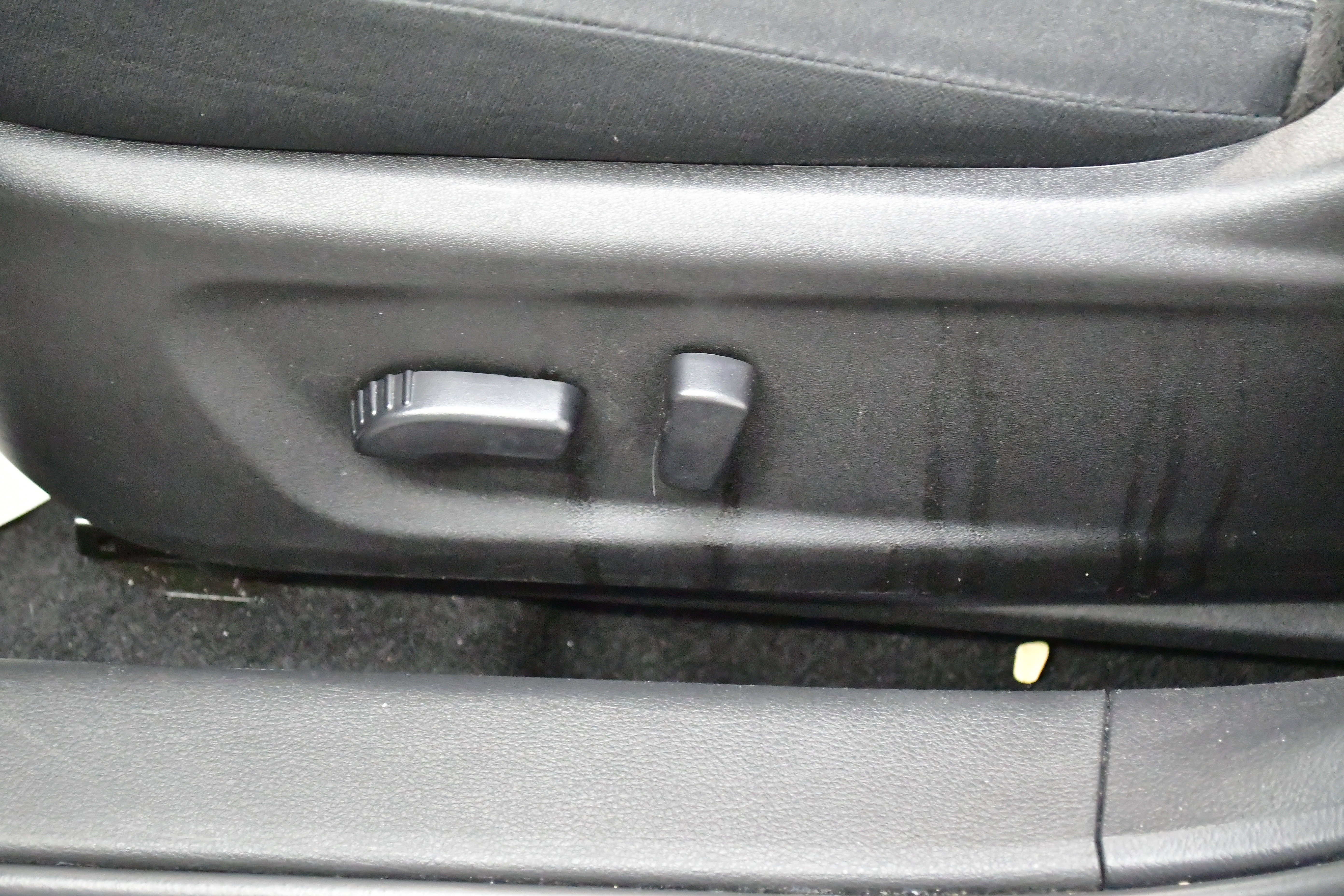 Used 2025 Nissan Altima 2.5 SV FWD image 12