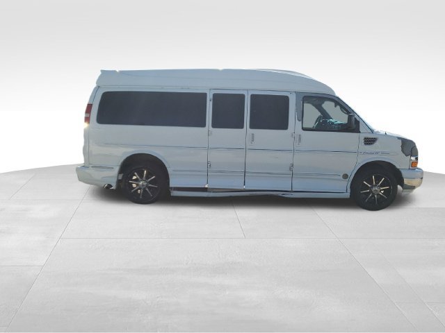 Used 2010 Chevrolet Express 3500 LT w/ LT Preferred Equipment Group RWD image 3