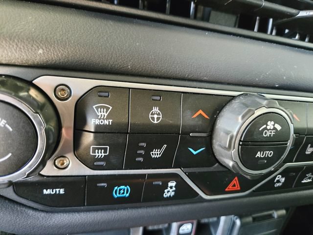 Used 2025 Jeep Wrangler Unlimited Sahara w/ Safety Group AWD/4WD image 30